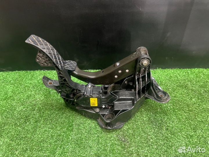 Педаль тормоза Volkswagen Polo 6 liftback