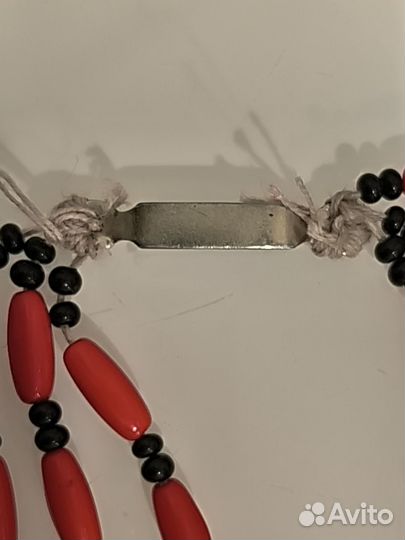 Коралловые бусы