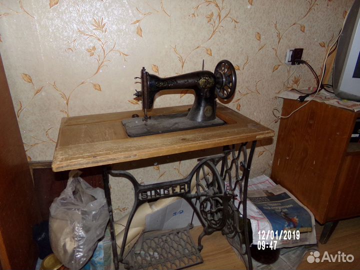 Продам швейную машинку singer