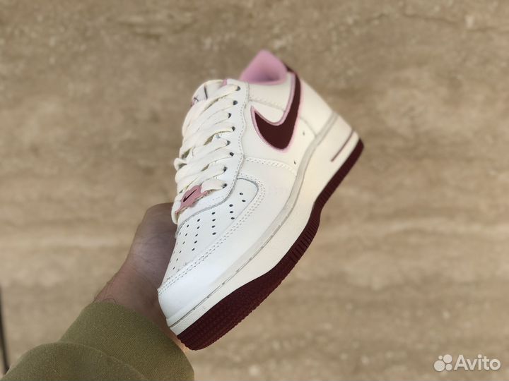 Кроссовки Nike Air Force 1 Valentine’s Day