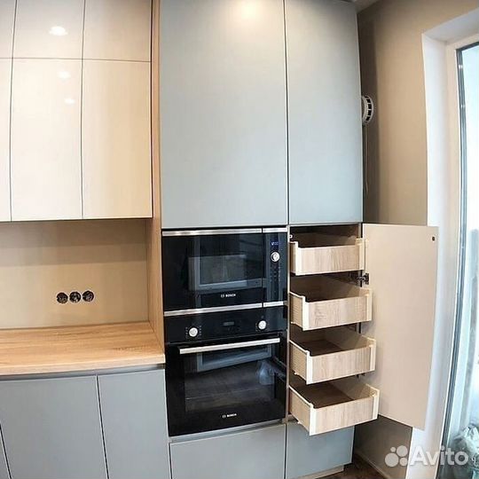 Кухня под потолок на заказ