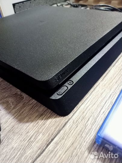Sony ps4 slim 1tb. 2 геймпада игры