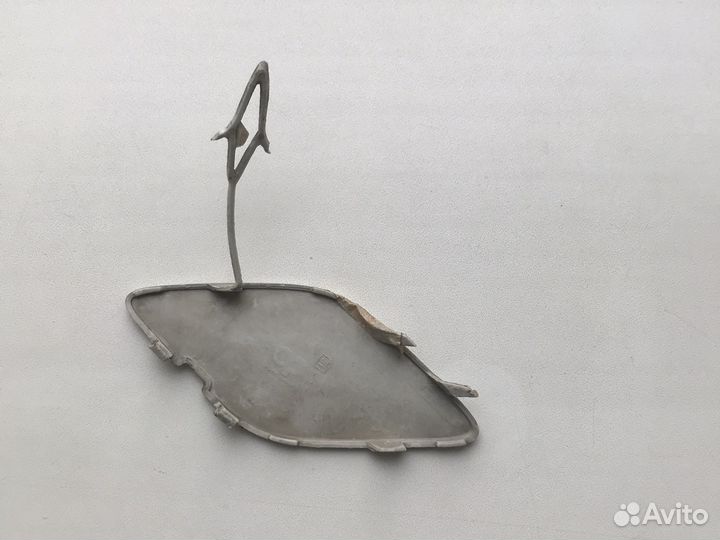 Заглушка бампера Opel Astra J передняя 13264405