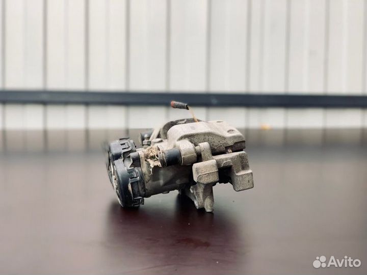 Суппорт задний правый Mercedes -Benz C-Class