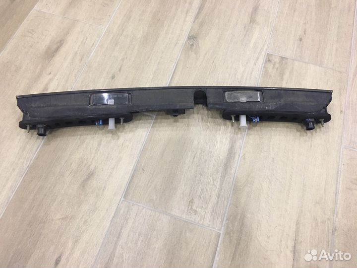 Фонарь задний средний BMW E65 2002