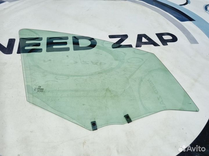 Стекло переднее правое Peugeot 308