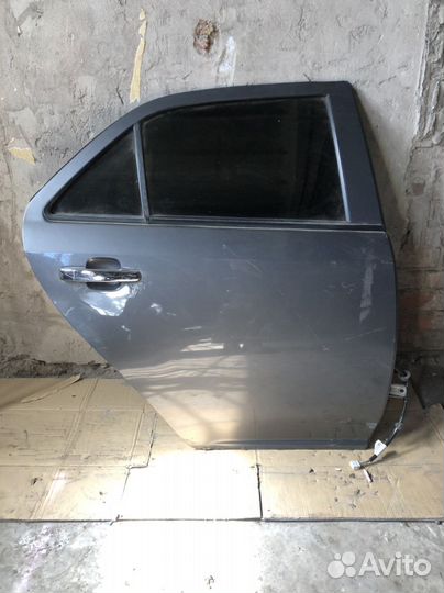 Задняя правая дверь Geely MK