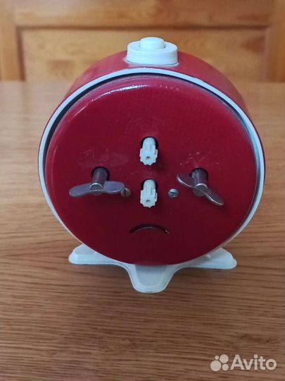 Часы будильник