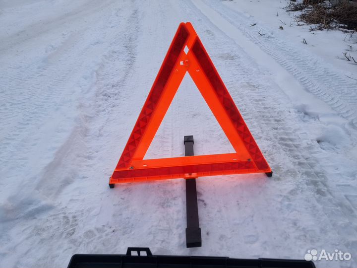 Знак аварийной остановки. Япония