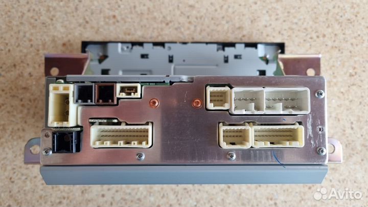 Штатная магнитола на Toyota Fortuner