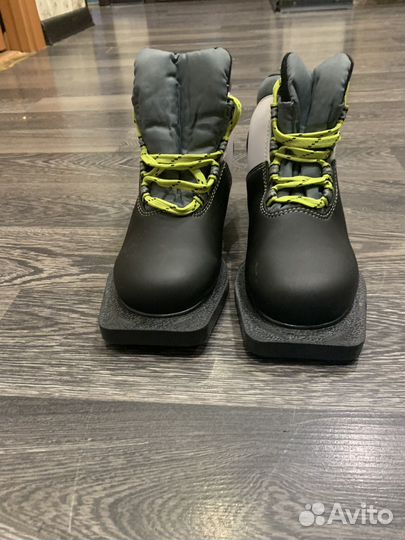 Лыжные ботинки