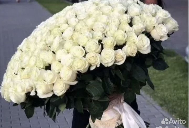 Цветы букеты из роз, корзинка с розами