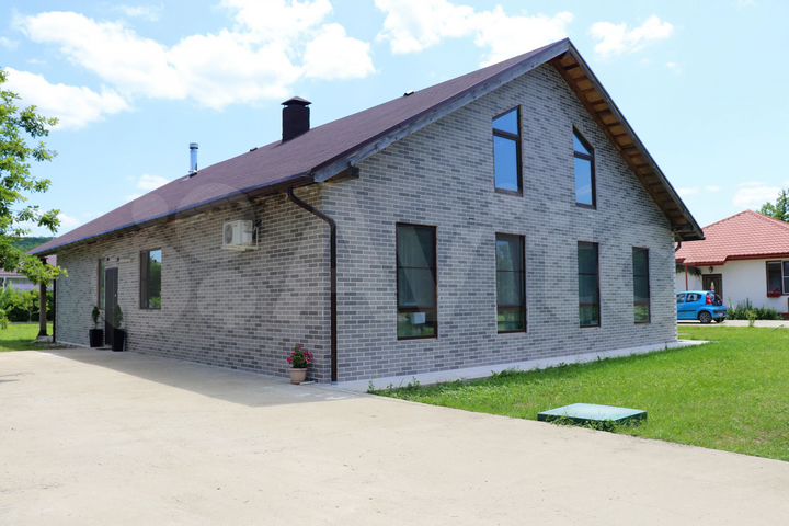 Коттедж 265 м² на участке 12 сот.