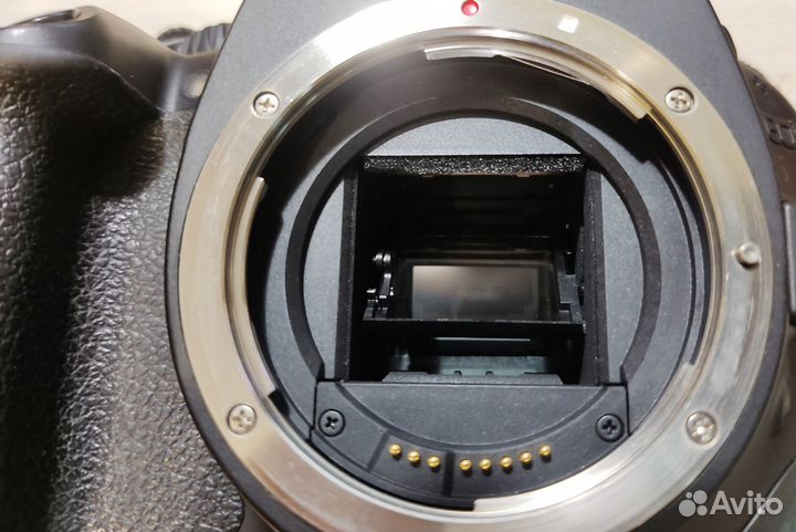 Фотоаппарат Canon 550d + комплект начин. фотографа