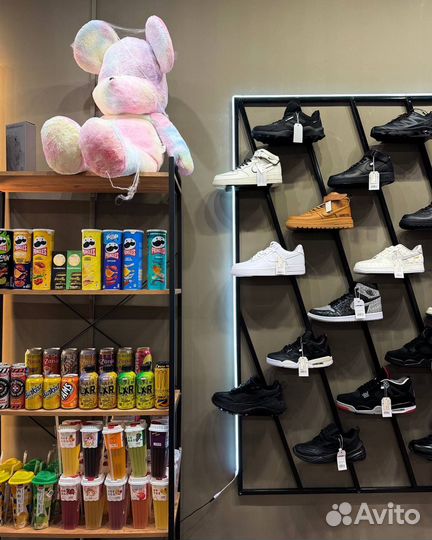 Магазин обуви одежды и аксессуаров