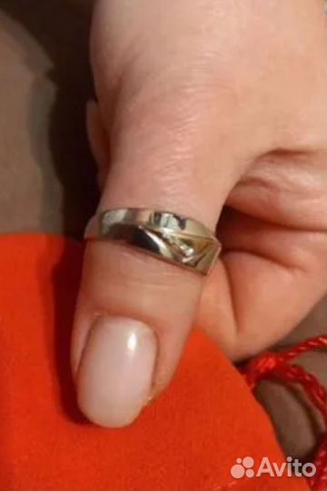 Серебрянное кольцо с бриллиантами