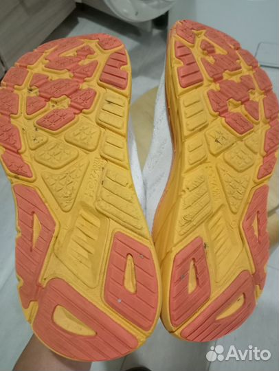 Кроссовки Hoka женские Arahi 6 38.5