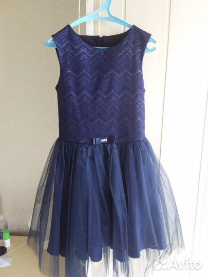Красивое нарядное платье для девочки р 146