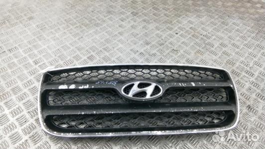 Решетка радиатора hyundai santa FE 2 (88Y18QF01)
