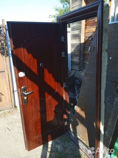 Металлическая дверь бу