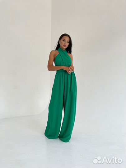 Зеленый комбинезон