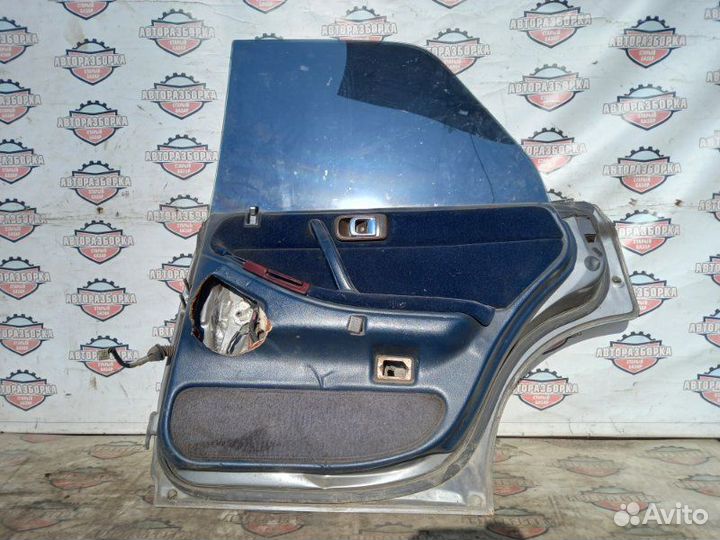 Дверь задняя правая Toyota Crown GS131 1GFE