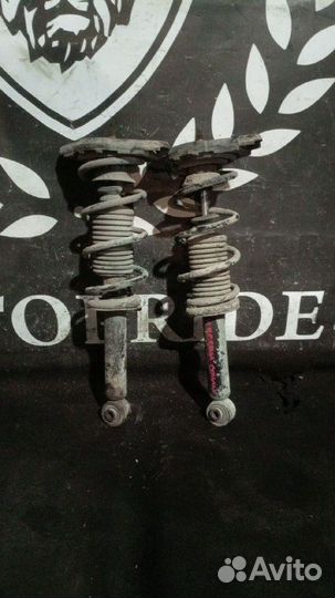 Задние стойки Nissan Sunny