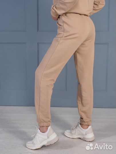 Спортивный костюм женский