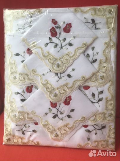 Подарочные комплекты скатерти с салфетками