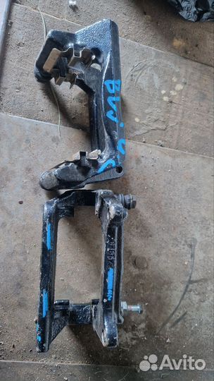 Скоба суппорта audi A6c6 A8d3