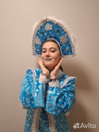 Новогоднее поздравление деда мороза и снегурочки