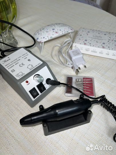 Лампа и аппарат для маникюра