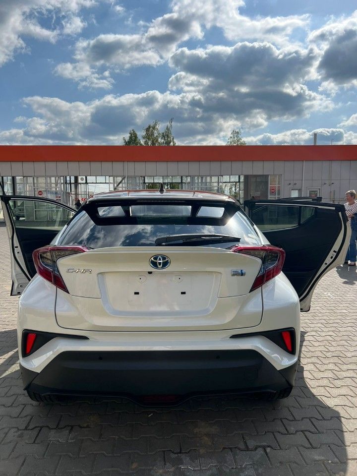 Toyota C-HR: фото владельца