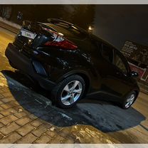 Toyota C-HR 1.2 CVT, 2018, 63 500 км, с пробегом, цена 2 030 000 руб.