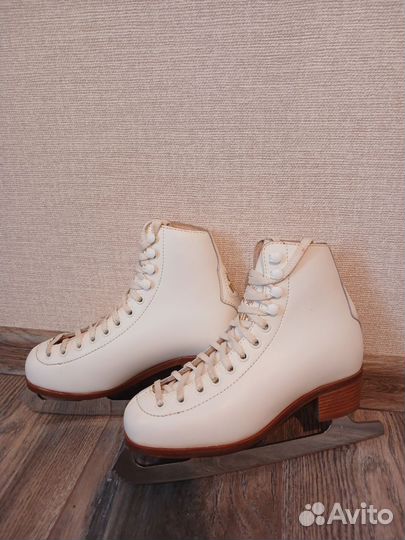 Коньки фигурные 33 размер