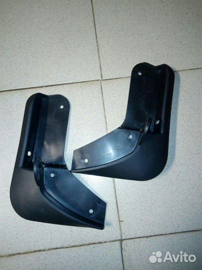 Брызговики передние Веста