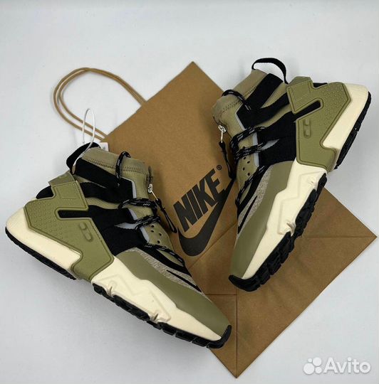 Кроссовки Nike Air Huarache Gripp Lux