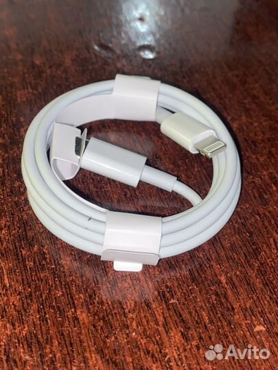 Зарядка на iPhone 20w и шнур