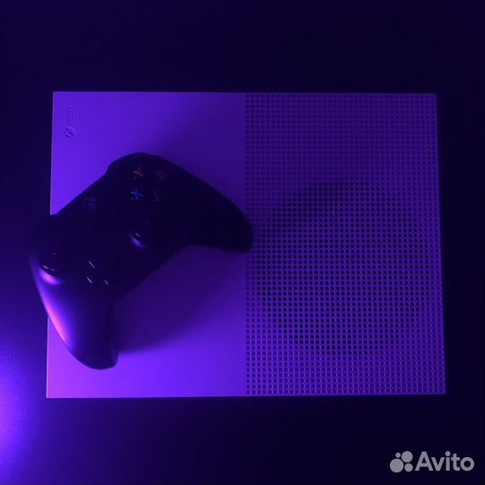 Xbox one s 1tb с играми