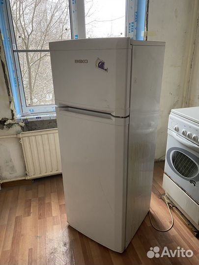 Холодильник бу beko