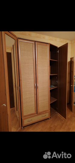 Комплект шкафов. Угловой. С ротангом и зеркалом