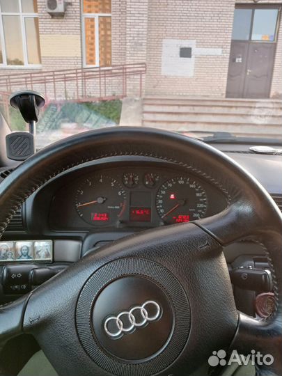 Audi A4 1.6 МТ, 2001, 224 134 км