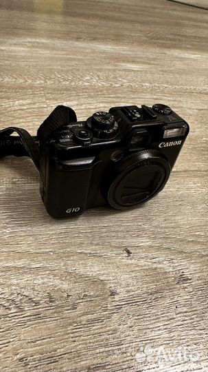 Компактный фотоаппарат canon