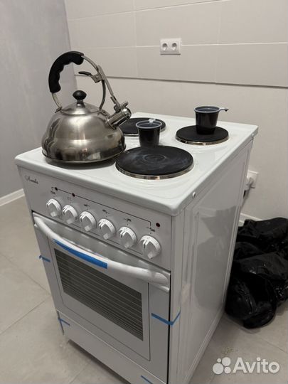 Плита электрическая новая от застройщика