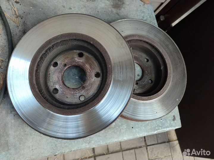 Тормозные диски передние на Субару Форестер бу