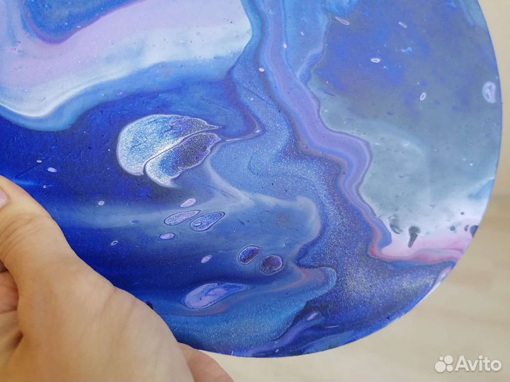 Картина круглая жидкий акрил в технике fluid art
