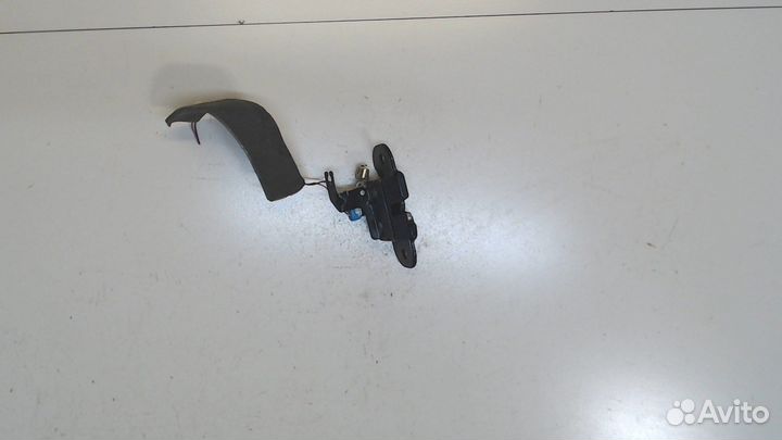 Замок багажника Chevrolet Tahoe, 2004