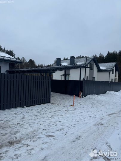 Прочный забор с установкой