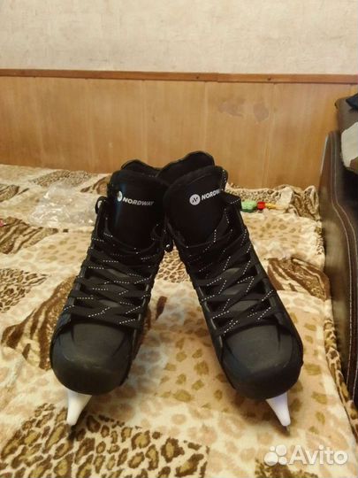 Коньки хоккейные