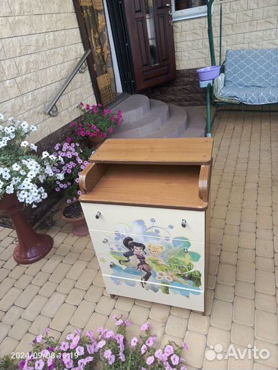 Пеленальный столик